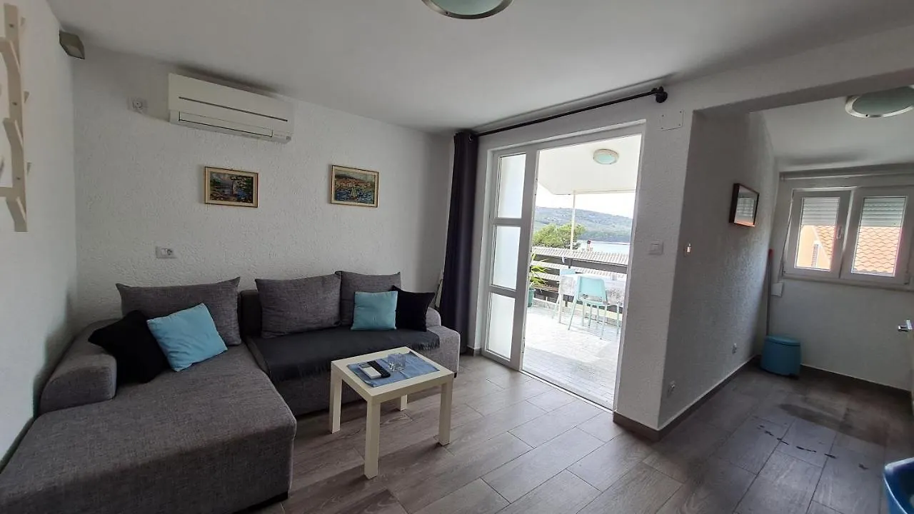 Apartman Dado Cres 0*,