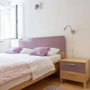 Lila Apartment